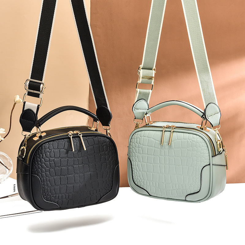 【NEW】2023 Summer New simple and fashionable checkered women's small square bag, fashionable hand-held shoulder crossbody bag Specification drawing