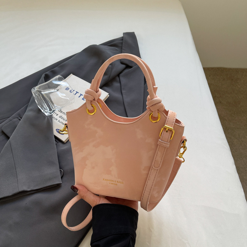 High-end women's 2024 new crossbody bucket bag, fashionable and trendy single-shoulder bag, casual and simple handbag Specification drawing