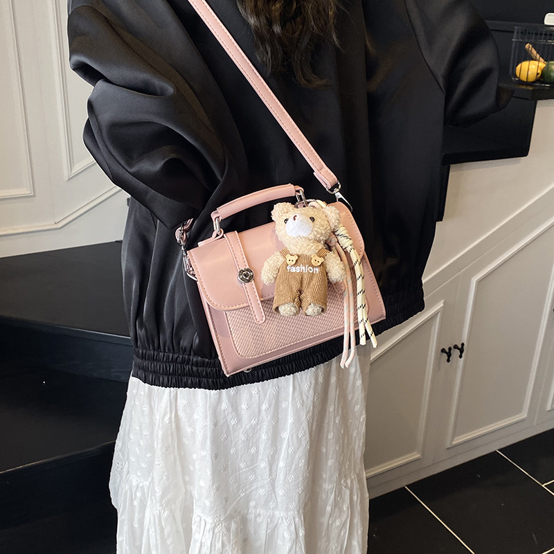 High-end and niche women's 2025 new trendy and versatile crossbody bag, a small square handbag for women details Picture