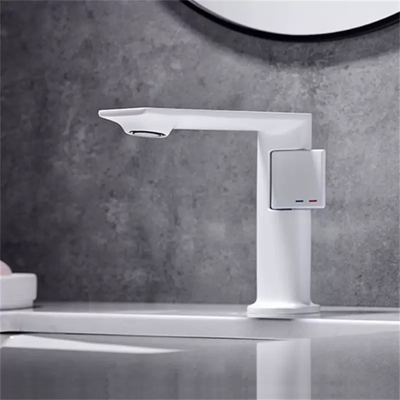 Hotel home bathroom washbasin, hot and cold water faucet, all-copper modern and simple washbasin faucet Specification drawing