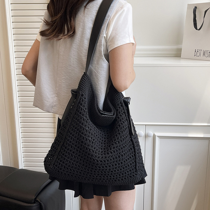 Women's bag, country-style bucket bag, hollowed-out woven bag, casual large-capacity armpit bag, seaside vacation and travel single-shoulder bag Specification drawing