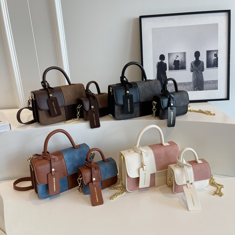 Wholesale of the 2023 Autumn and winter new matte patchwork mini hand-held parent-child style crossbody accessory small crossbody bag Application Scenario
