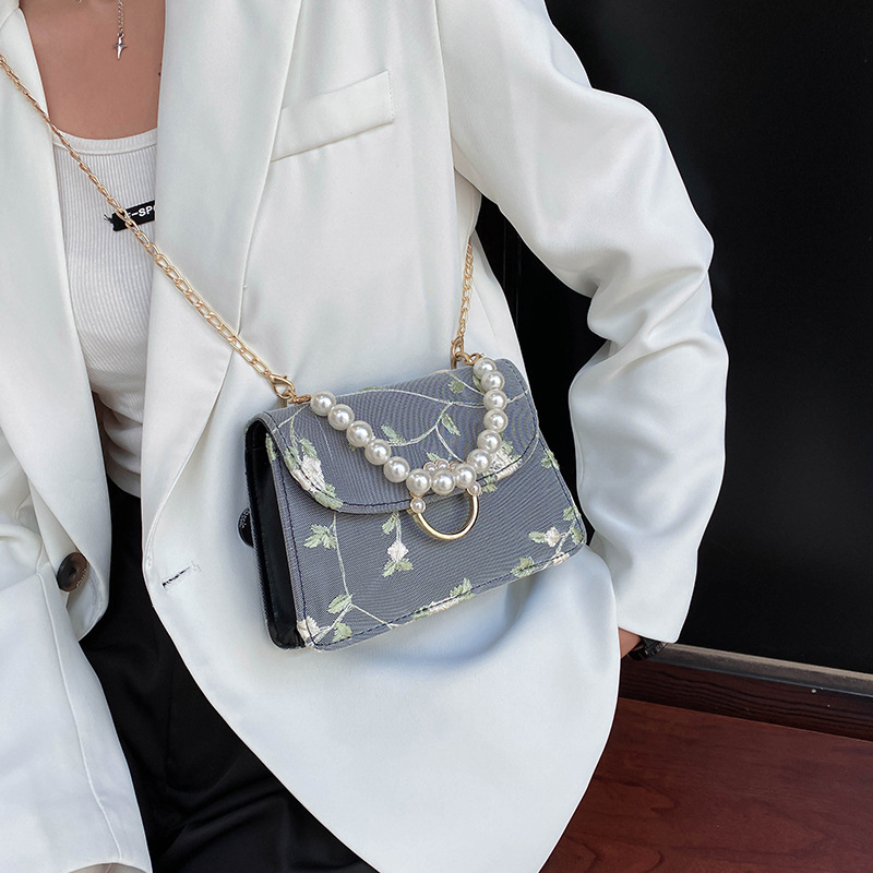 The new women's bags for summer 2022 are fashionable and stylish, featuring lace shoulder bags, crossbody bags, small square bags and pearl handbags Specification drawing