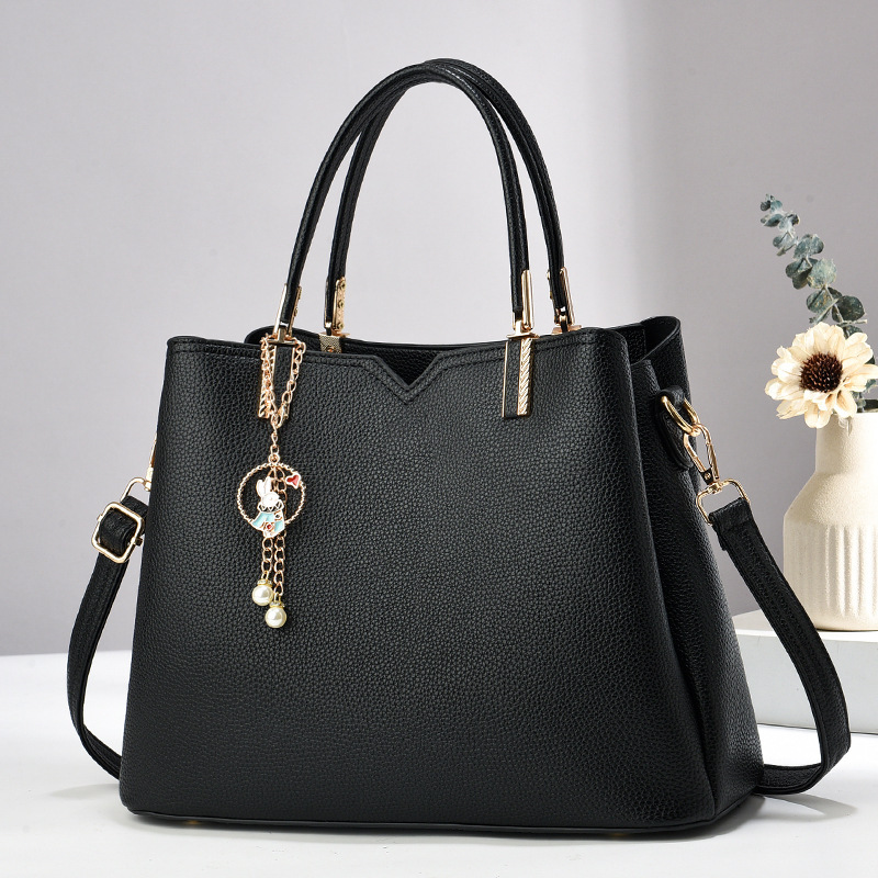 The manufacturer's elegant ladies' crossbody bag for 2024 is a versatile new model for foreign trade. It's a fashionable summer handbag with one shoulder full figure