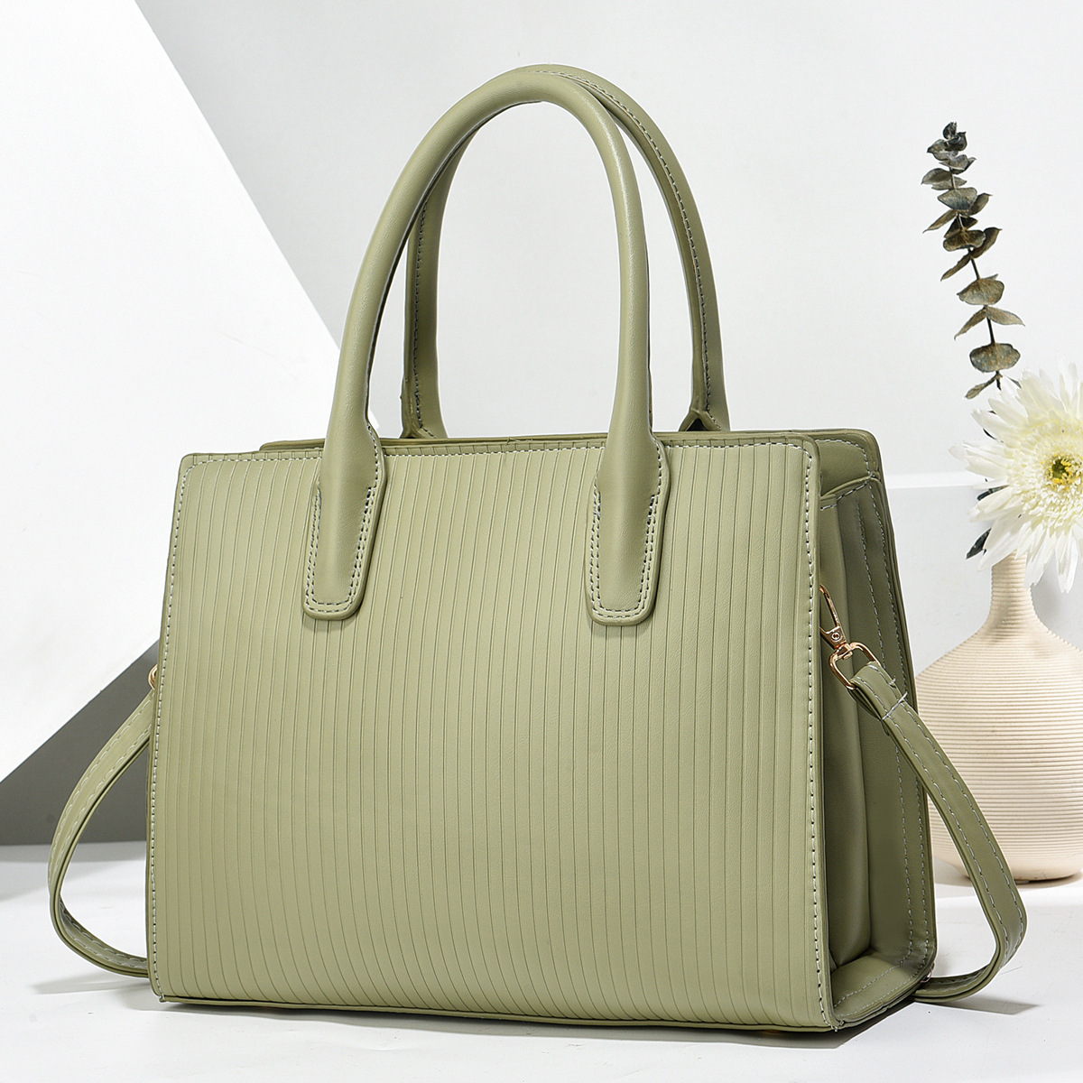 Cross-border 2024 new Korean version casual single-shoulder bag, women's striped embossed large-capacity tote bag, one-piece consignment Specification drawing