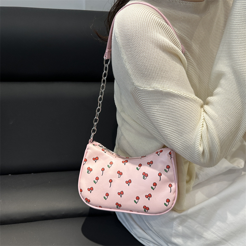 French niche underarm bag for women, new summer 2025 fashionable printed handbag, urban simple hand-held bag Specification drawing