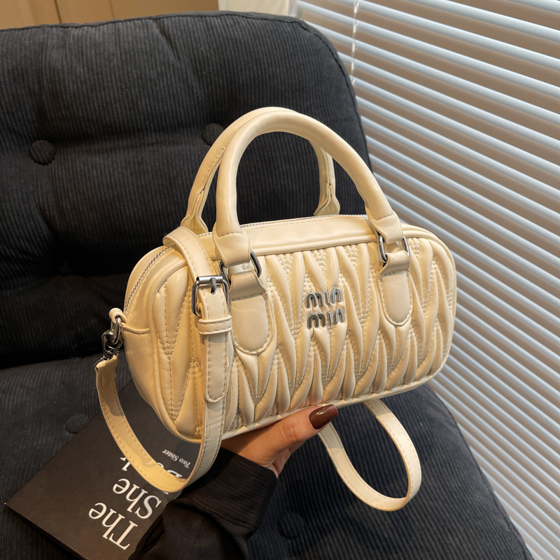 A stylish and high-end bowling bag for 2025, a simple, casual and versatile single-shoulder bag with a niche design for women full figure