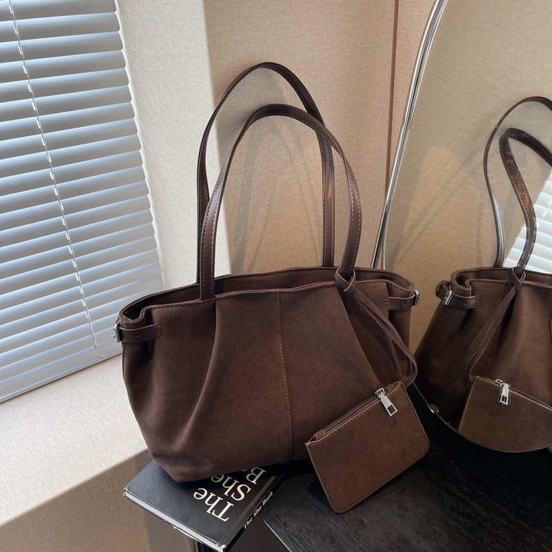 Retro matte large-capacity women's 2024 new style high-end commuter shoulder bag, fashionable hand-held tote bag details Picture