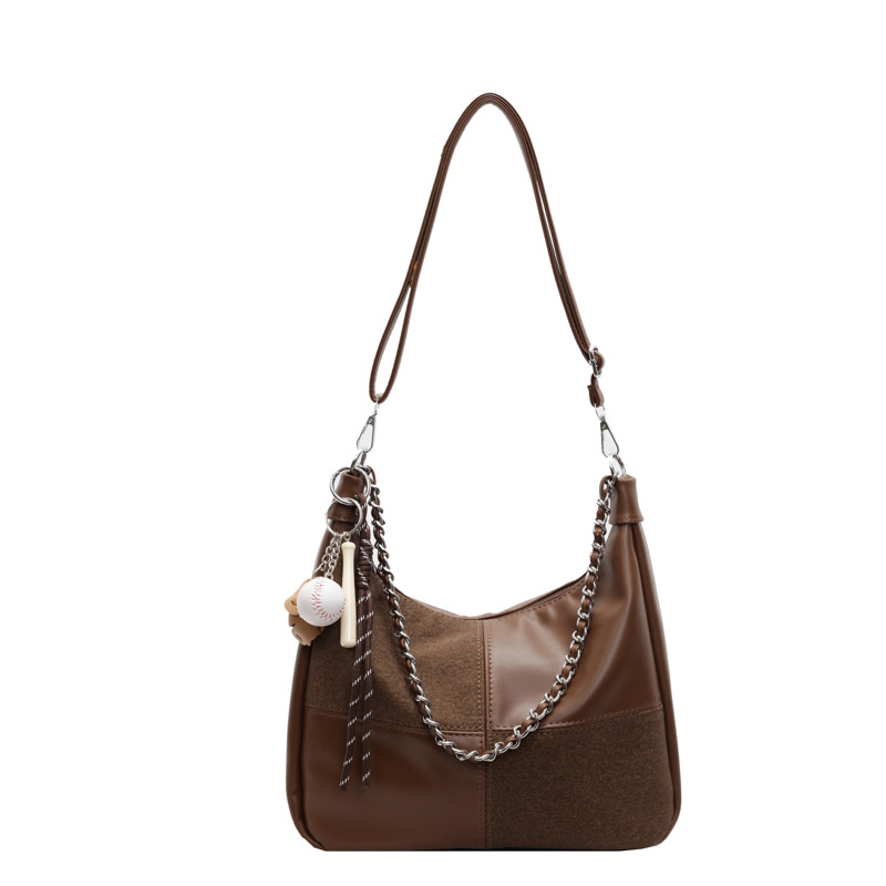 High-end quality bag, women's large-capacity 2024 new retro niche design crossbody bag, chain commuting single-shoulder bag Item Picture