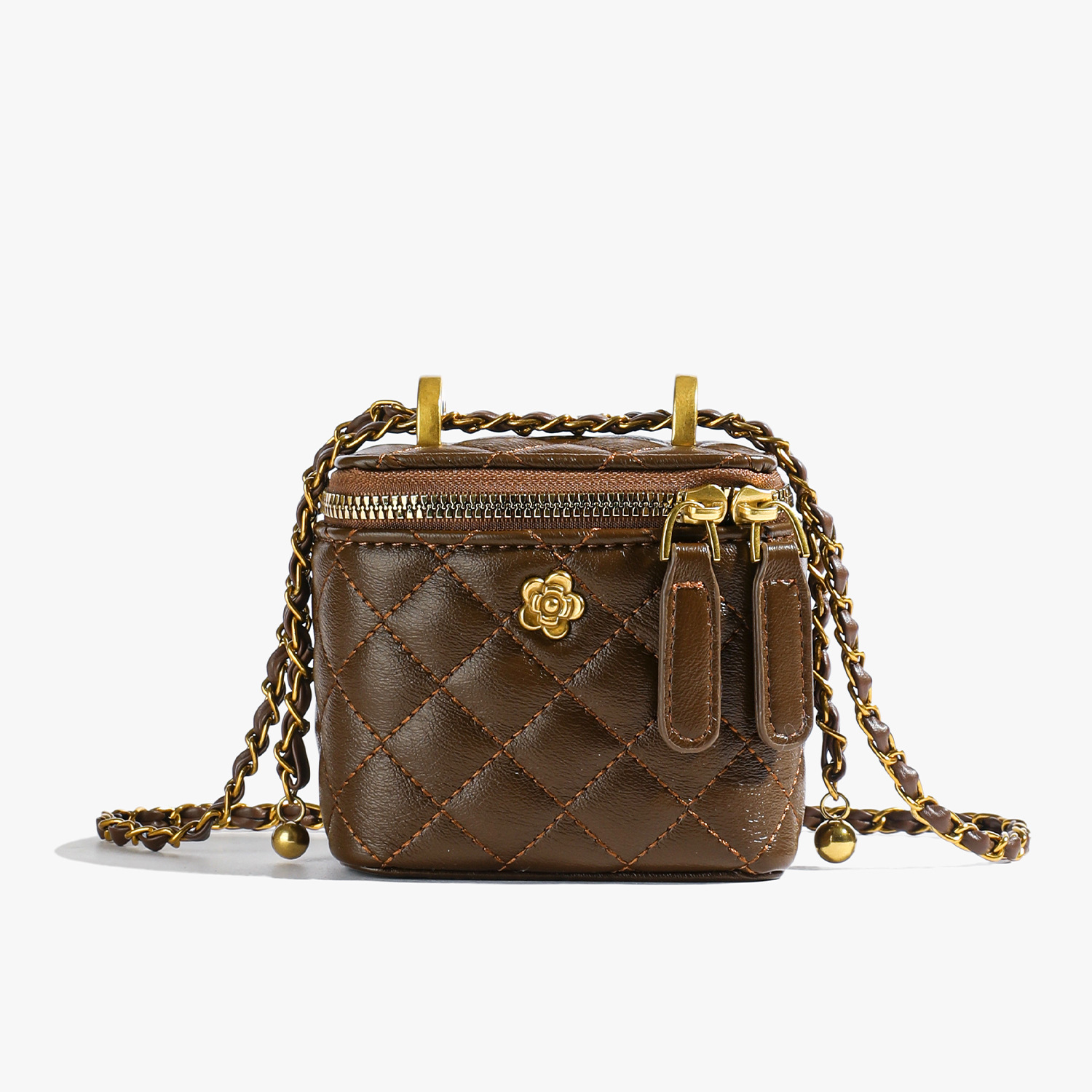 The diamond-patterned embroidered thread small bag for women is a popular 2024 autumn and winter bestseller. The chain crossbody bag is a fashionable and super popular small square bag Item Picture