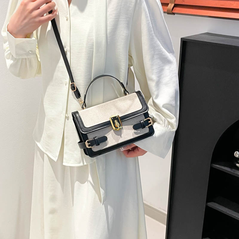This year, the 2025 new summer women's small square bag is in vogue with its trendy color-blocking and stylish ins hand-held shoulder crossbody style Specification drawing