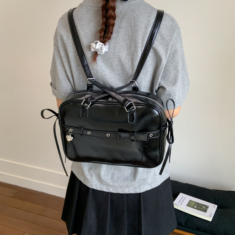 High-end motorcycle-style backpack for women, 2025 new fashionable and niche design handbag, large-capacity single-shoulder bag Specification drawing