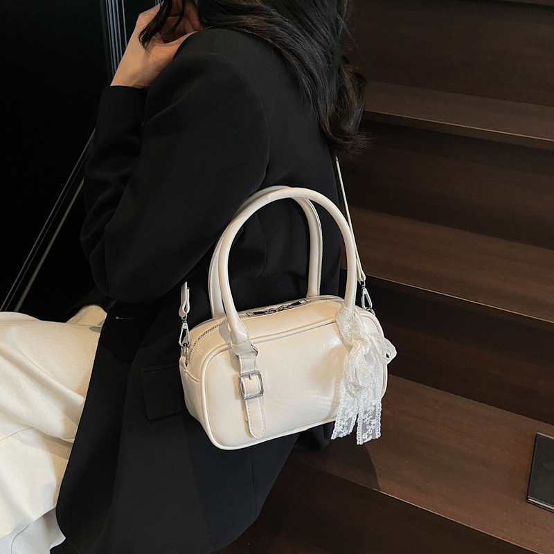 High-end oil wax leather hand-held Boston bag for women, Korean style, trendy, versatile, stylish and niche women's crossbody bag Specification drawing
