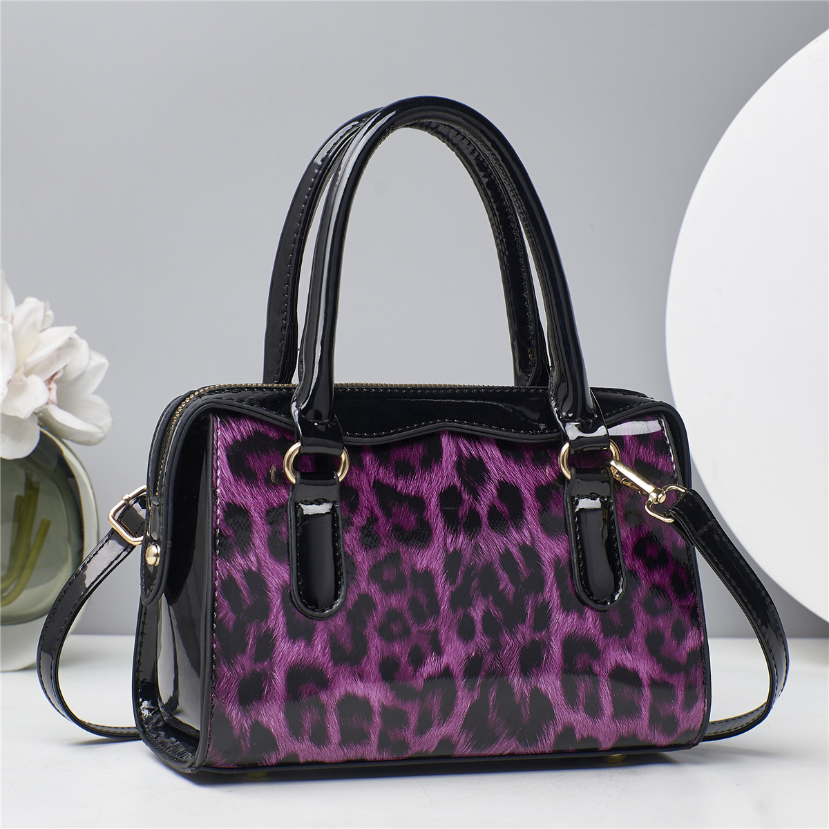 New European and American style pillow bag, women's retro bright leather leopard print single-shoulder bag, large capacity carrying for work and commuting full figure