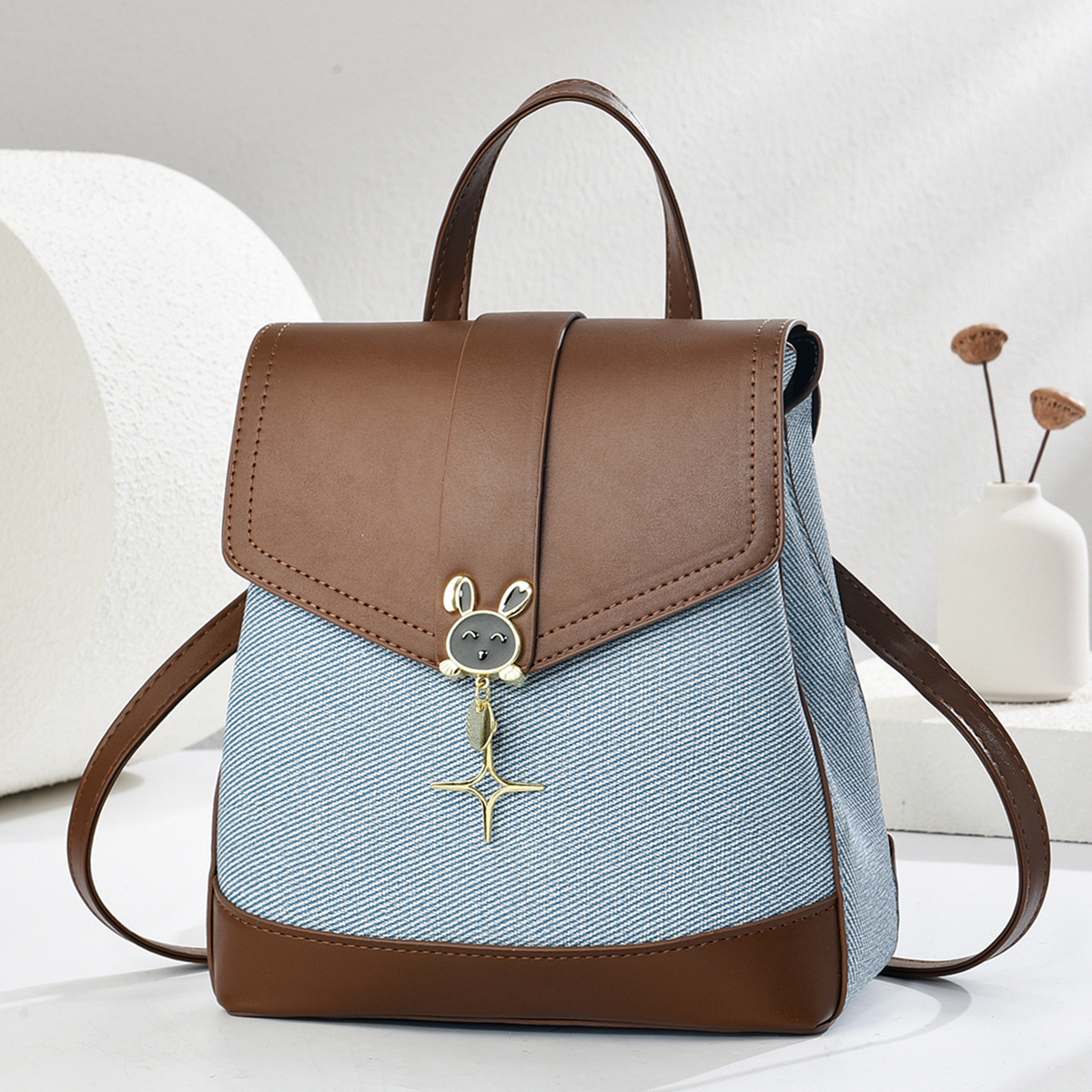High-end style bag for women, Spring 2025 New fashion design fabric texture lady backpack, versatile commuting quality backpack Specification drawing