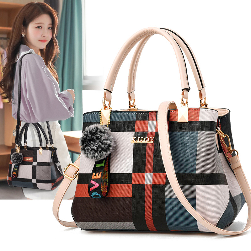 Direct sales from the manufacturer of the 2022 new Korean style checkered fashion single-shoulder crossbody bag for middle-aged moms details Picture