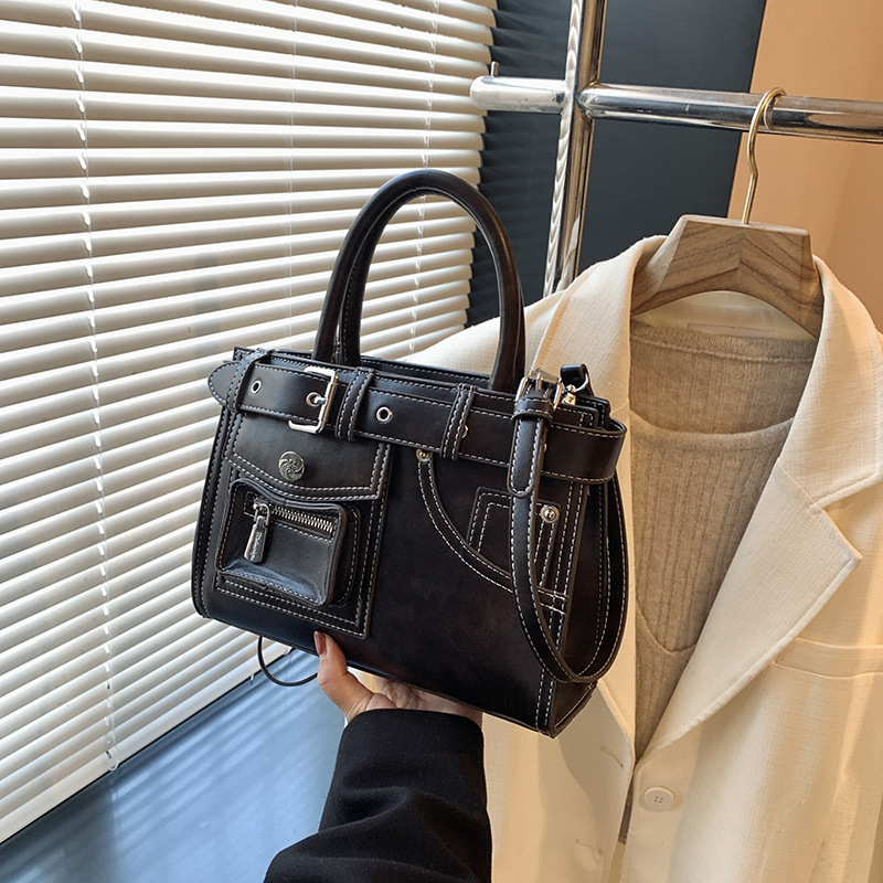A stylish and casual hand-held small square bag for women in 2024, featuring a high-end, simple and versatile single-shoulder bag with a niche design Specification drawing