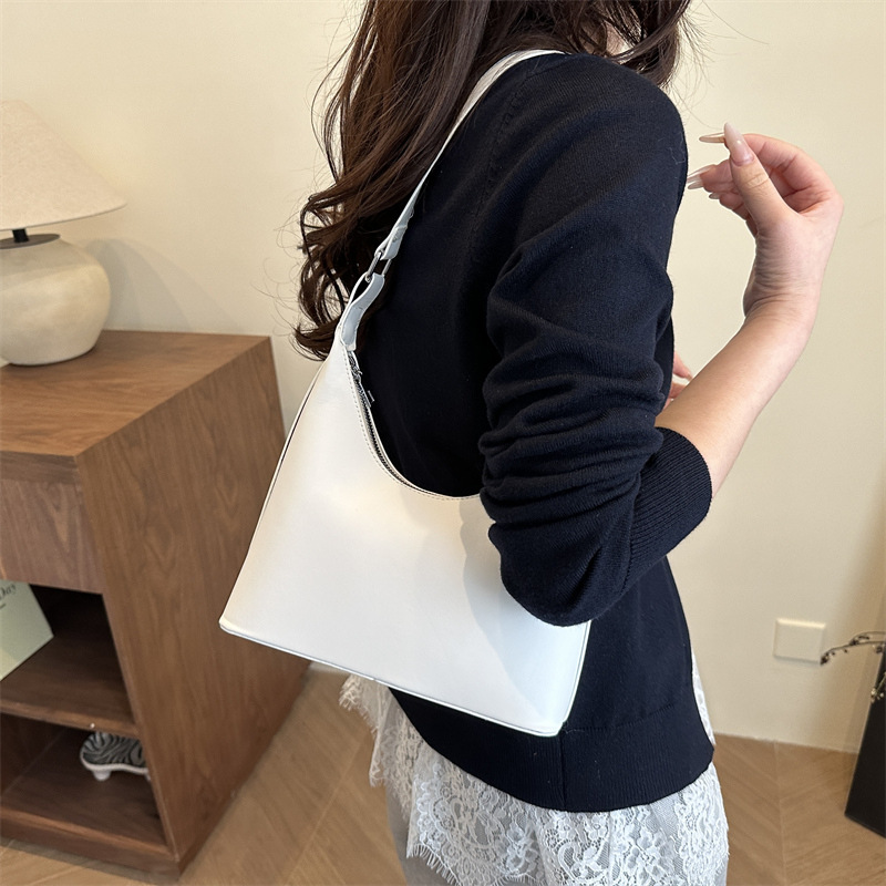 A French niche design with a simple and elegant texture underarm bag for women, a new 2025 trendy and versatile single-shoulder bag for women details Picture