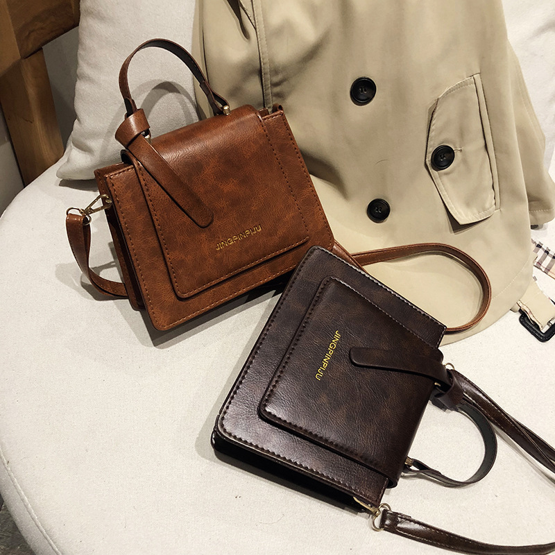 Autumn and winter retro chic bag for women 2019 popular new Hong Kong-style fashionable texture solid color single-shoulder crossbody small square bag Application Scenario