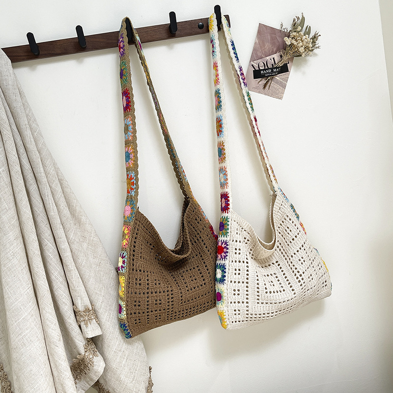 A new style of women's 2025 knitted woolen bag, a fashionable and trendy summer single-shoulder bag, a large-capacity commuter tote bag for going out Application Scenario