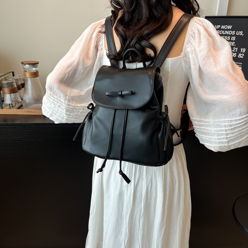 The Korean version of the ins fashion solid-color small backpack for women in the summer of 2025 is a versatile, niche and trendy school backpack Specification drawing