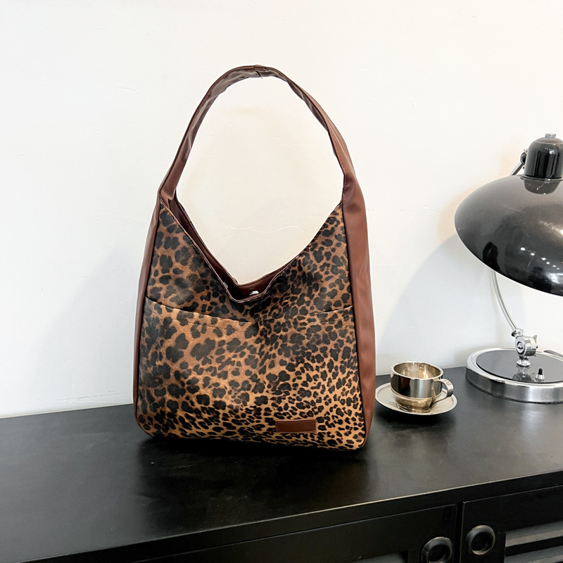 Summer new large-capacity leopard print single-shoulder tote bag for women, simple, retro, stylish and versatile, daily commuting crossbody bag full figure