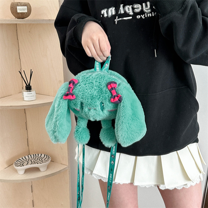 Wholesale of the new Hatsune Miku cartoon 2D dog double-shoulder personalized small square bag claw machine doll bag from the manufacturer Specification drawing