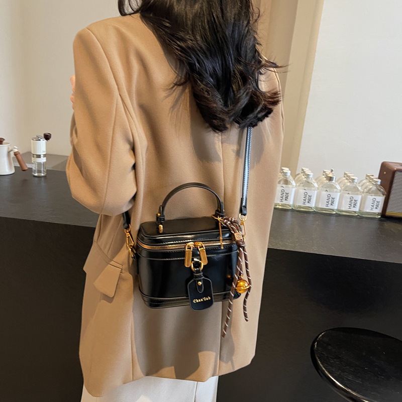2025 New high-end and niche design box bag, hand-held bag, popular single-shoulder crossbody bucket bag, women's bag Specification drawing