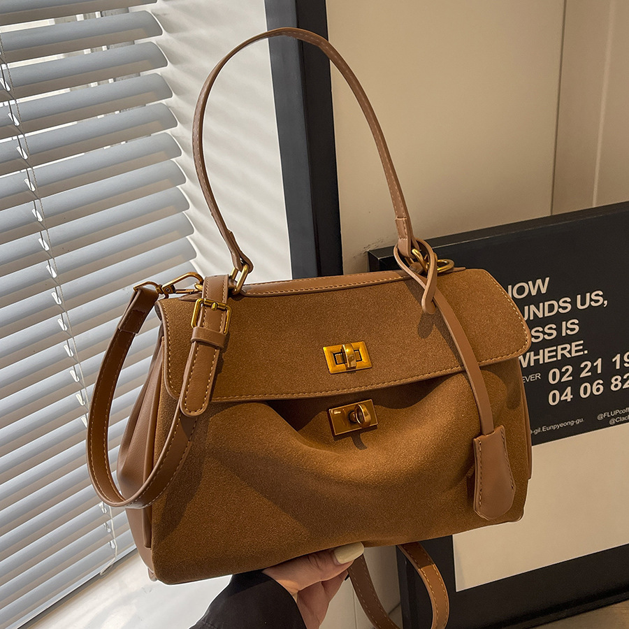 Large-capacity women's 2025 new style fashionable retro casual matte crossbody bag, women's hand-held platinum Kelly bag full figure