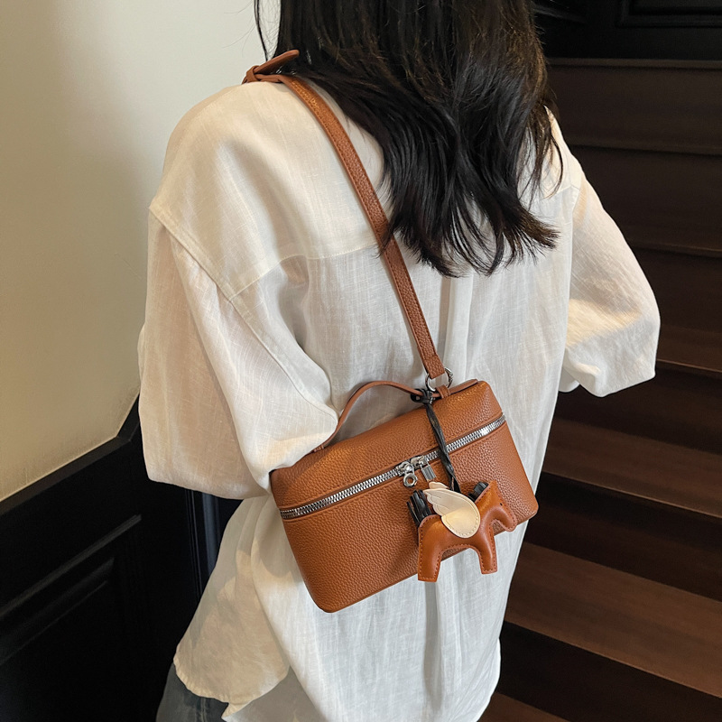 Cross-border women's bag with lychee pattern, 2025 new trendy and fashionable single-shoulder bag, stylish crossbody bag, versatile small square bag details Picture