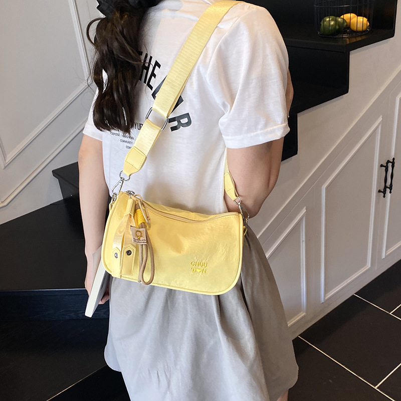 Fashionable pillow bag 2025 Summer new solid color small square bag, versatile women's bag, high-end single-shoulder bag, bestseller crossbody bag details Picture