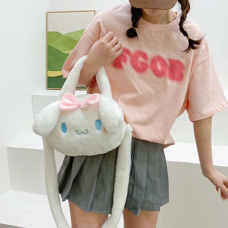 Sanrio 2023 New style cute and sweet single-shoulder crossbody bag with cartoon plush bag, claw machine doll and crossbody Application Scenario