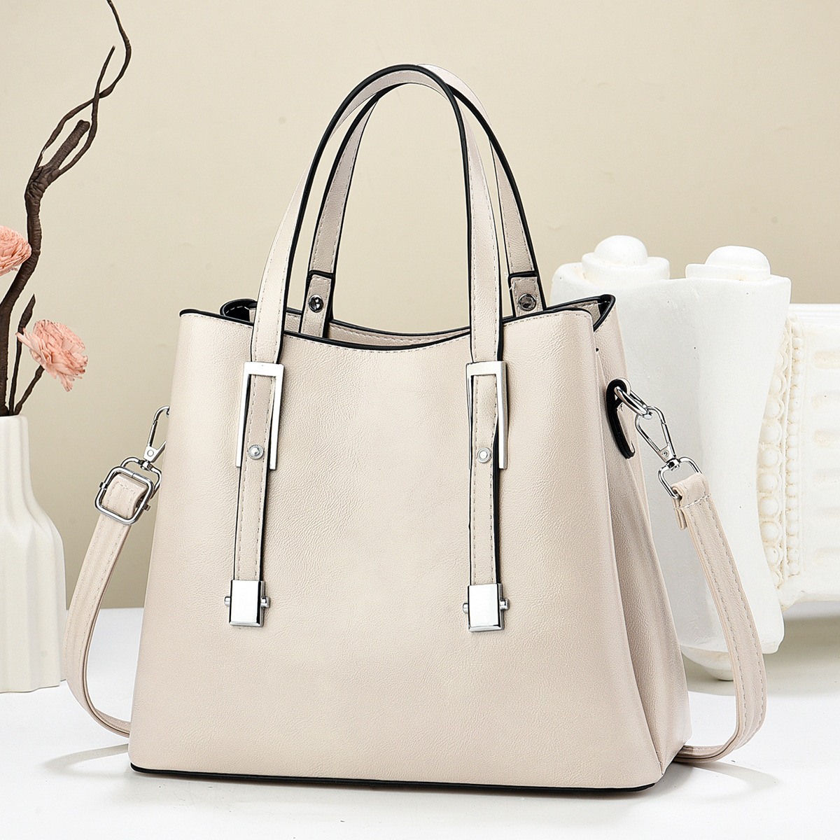 Cross-border women's bag 2024 New style fashionable and trendy commuter women's handbag Casual single-shoulder crossbody tote bag details Picture