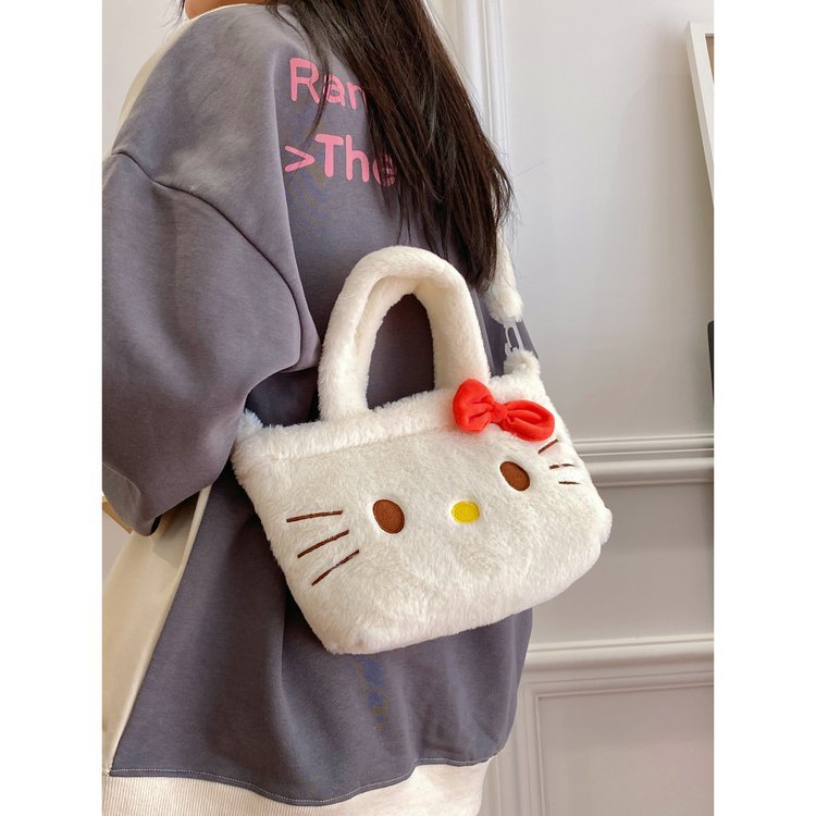 Trendy, simple and fashionable, making your lightness more charming and your beauty more elegant. Velvet and other pulls full figure
