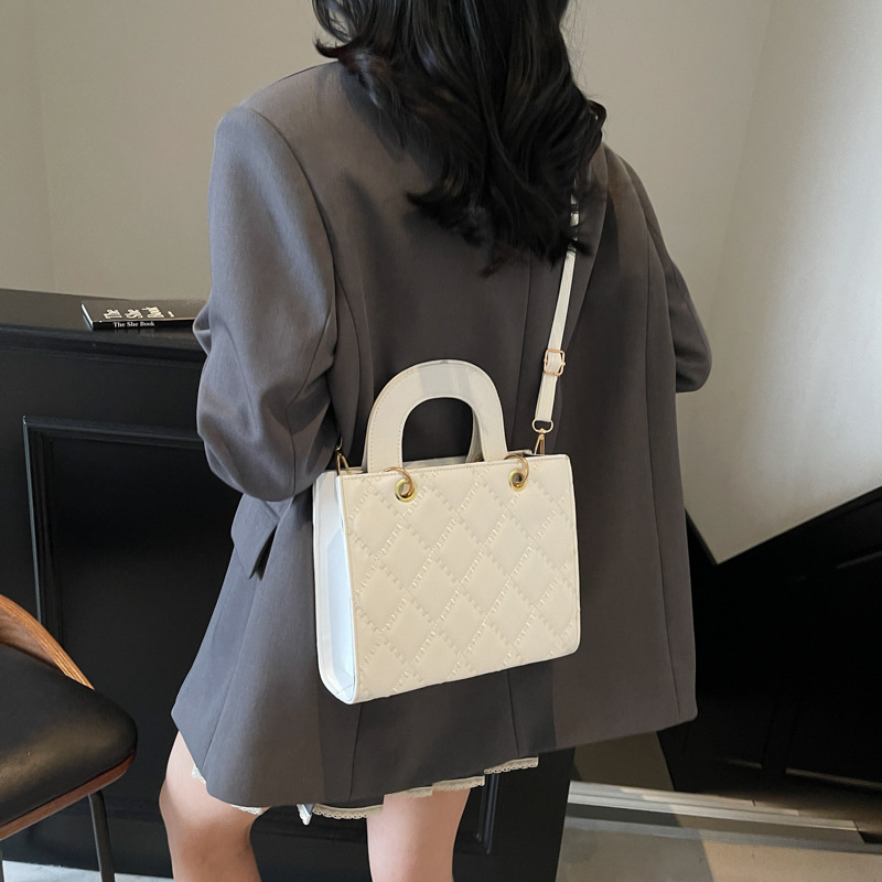 The new 2025 trendy, fashionable and stylish women's bag with diamond-patterned embroidery thread is a popular single-shoulder crossbody bag and handbag details Picture