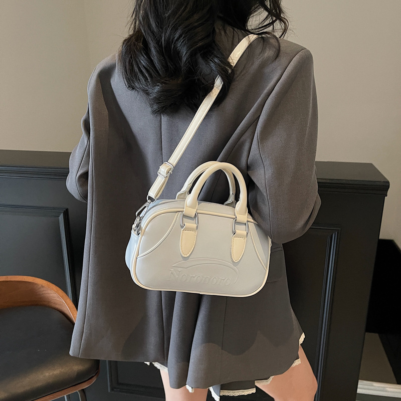 Cross-border fashion Boston handbag for women 2025 new trendy patchwork single-shoulder bag, stylish and casual crossbody bag details Picture