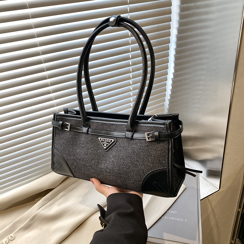 Korean-style simple single-shoulder underarm bag, fashionable and retro work commuting bag for women, new 2024 niche design bag Specification drawing