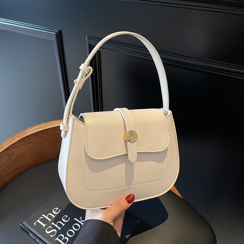 A new retro women's bag with a unique Korean Instagram design, a stylish and versatile small handbag, a trendy single-shoulder crossbody bag full figure
