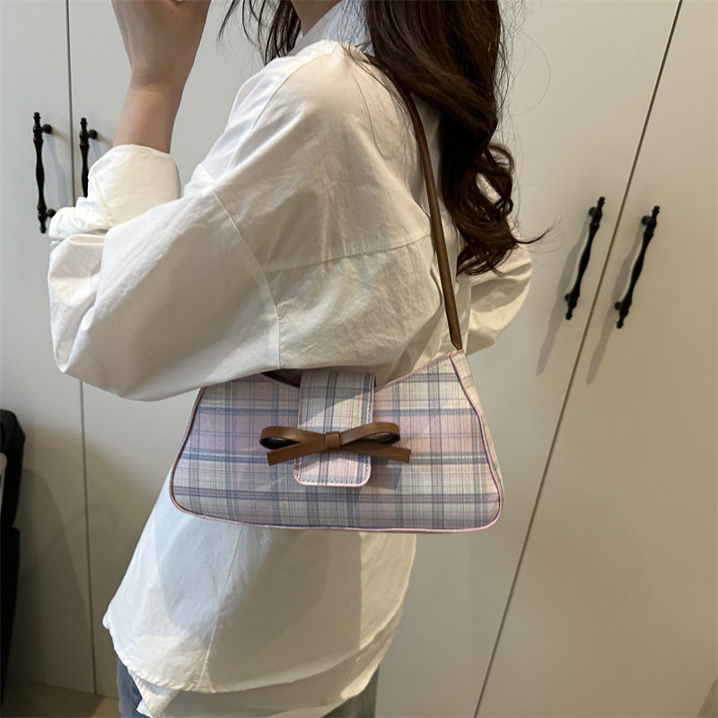 Trendy, individualistic and elegant Korean baguette underarm bag 2025 Women's bow fashion new single-shoulder checkered bag details Picture