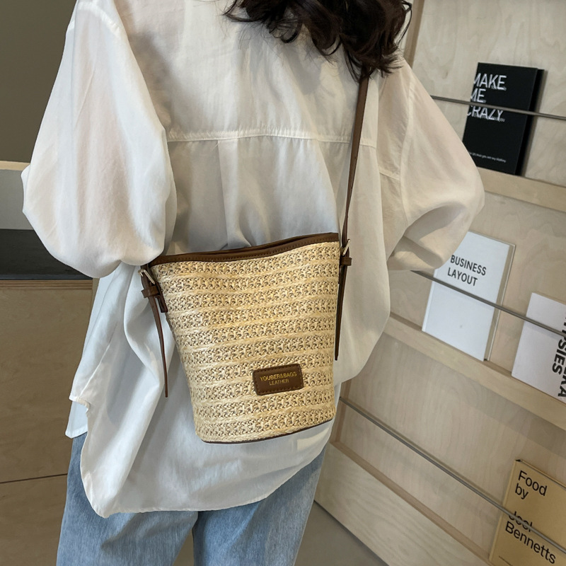 Summer straw woven bucket bag for women 2025 New style, fashionable and casual beach handbag, large capacity crossbody woven bag details Picture