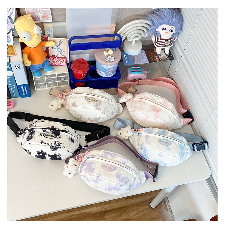 A new large-capacity single-shoulder bag in the Korean ins style, a simple and versatile small chest bag in the school style, and a fashionable crossbody bag for students full figure