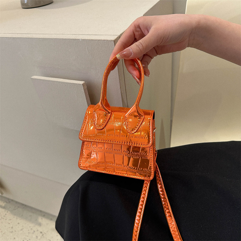 The 2023 summer new fashion stone-patterned hand-held shoulder crossbody small square women's bag supports bulk wholesale and mixed batch Specification drawing
