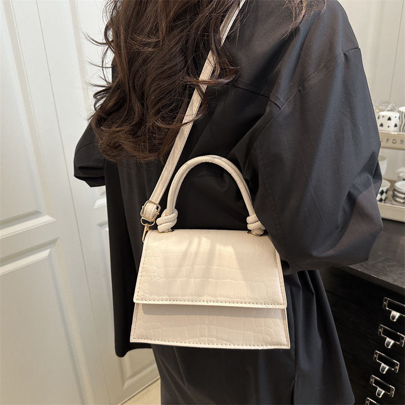 New fashionable solid color simple and versatile commuter women's bag 2025 summer trendy and stylish hand-held shoulder crossbody bag for women details Picture
