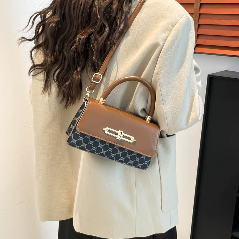 A retro color-blocking texture, niche design bag for women 2025, a fashionable and versatile single-shoulder crossbody bag for commuting details Picture