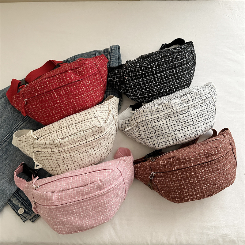 Gentle, fashionable, simple and elegant small bag for women, Spring 2025 new versatile ins single-shoulder crossbody bag, saddle bag Application Scenario