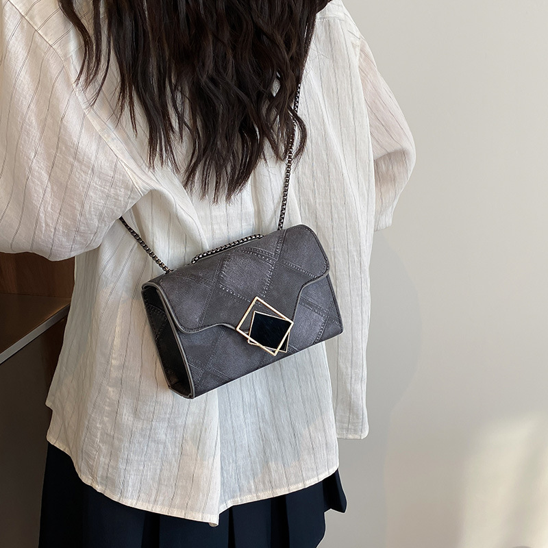 The 2025 new color ink gradient small square bag is a fashionable and individual diamond-patterned chain crossbody women's bag Specification drawing