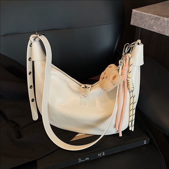 High-end and stylish large-capacity dumpling bag for women 2025 new summer texture crocodile pattern fashionable single-shoulder crossbody bag full figure