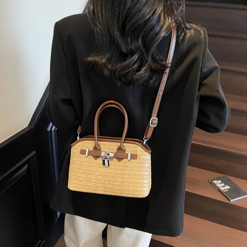 A high-end and stylish straw-woven hand-held small square bag for women, a new fashion and niche single-shoulder crossbody bag for work and commuting in 2025 Specification drawing