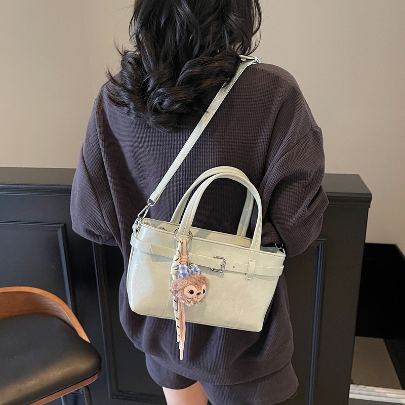 2025 New Korean-style fashion belt large-capacity handbag, versatile for women, high-end texture casual single-shoulder crossbody bag details Picture