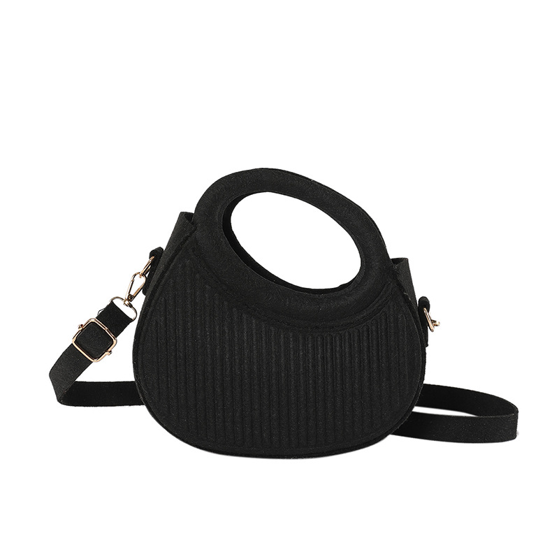 The 2023 new winter hand-held shoulder bag for women, with its pleated and personalized casual crossbody style, features a stylish solid color design for women Item Picture